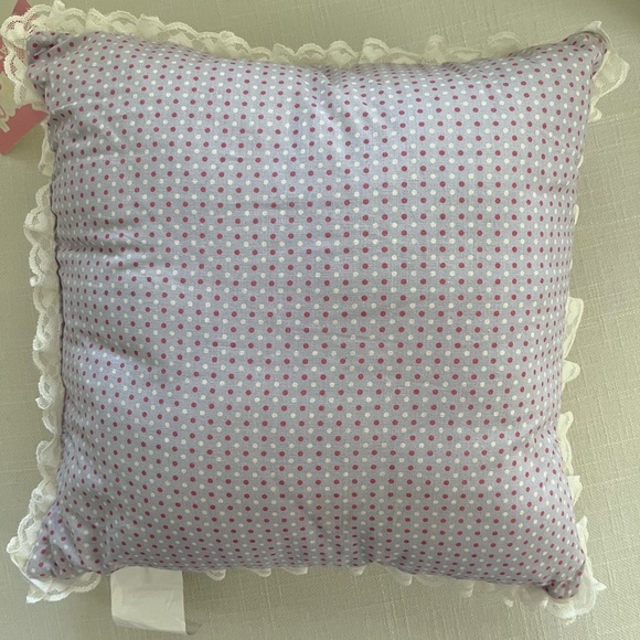 LOVE & CUPCAKES Cupcake Pillow - Picture 9 of 12